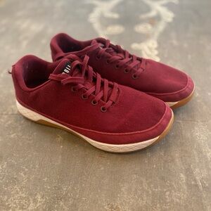No Bull size 9.5 canvas shoes